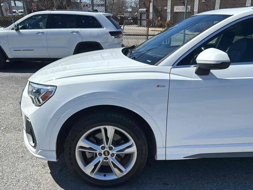 Audi Q3 Premium 45 TFSI S line quattro Tiptronic — фото 5