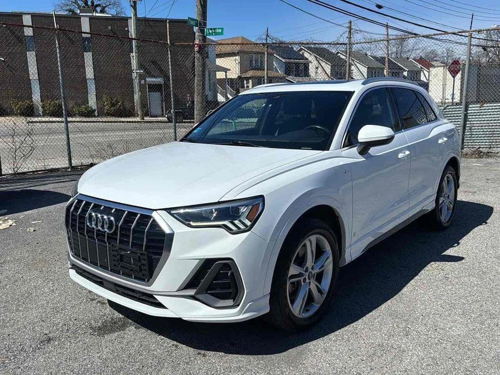 Audi Q3 Premium 45 TFSI S line quattro Tiptronic