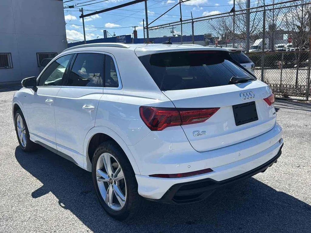 Audi Q3 Premium 45 TFSI S line quattro Tiptronic
