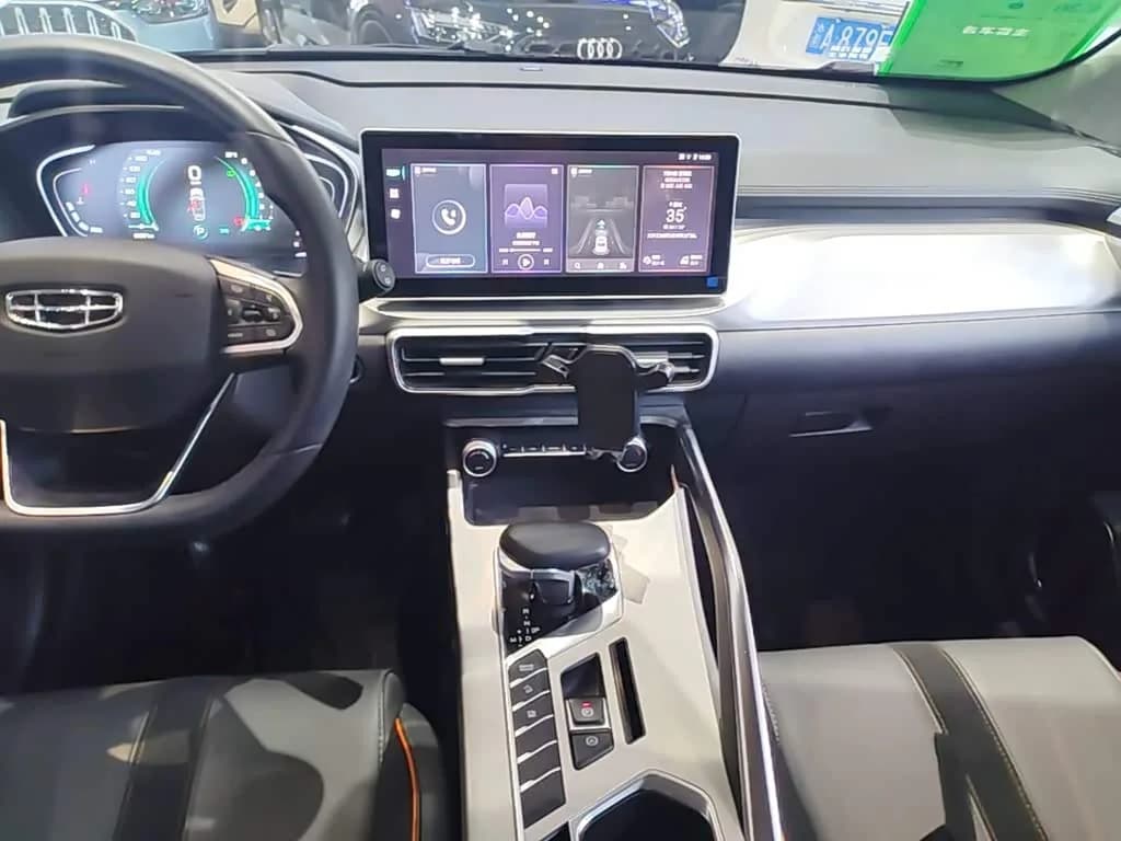 Geely Binyue (Coolray) 1.5T DCT Diamond Edition