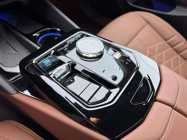 BMW i5 eDrive35L