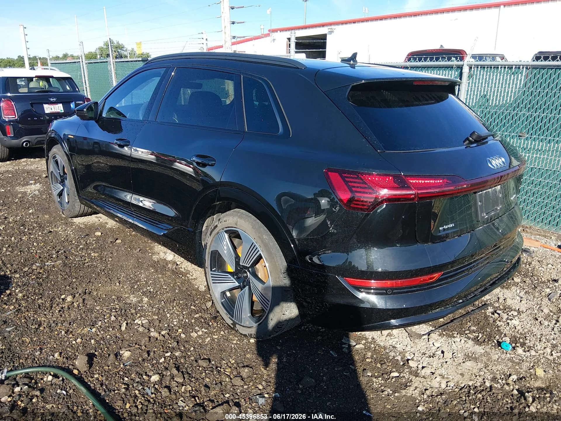 AUDI E-TRON Premium Plus Quattro — фото 3