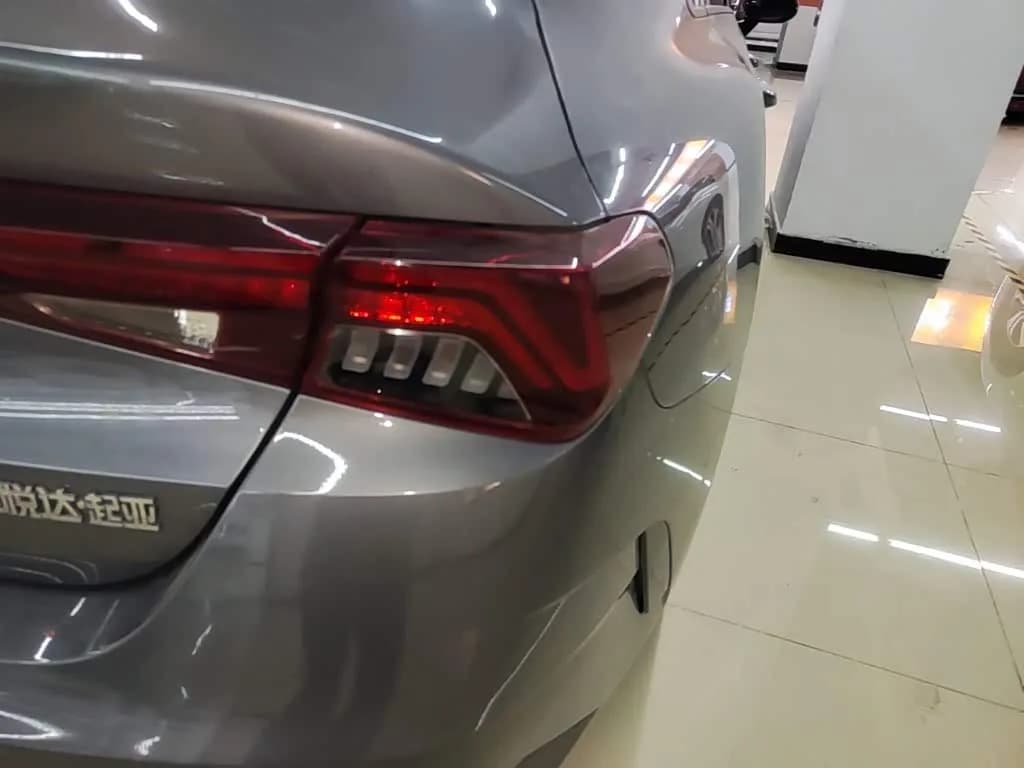 Kia K5 270T CVVD Luxury Edition
