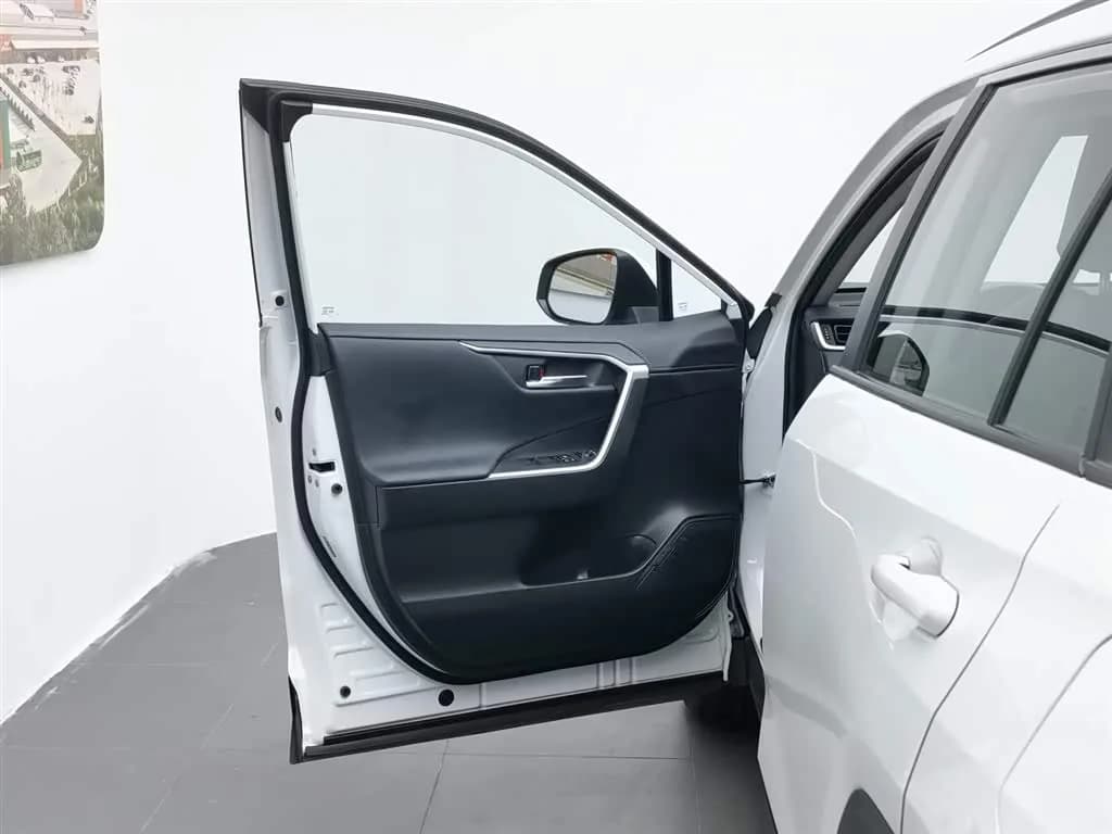 Toyota Rongfang 2.0L CVT 2WD 20th Anniversary Platinum Edition