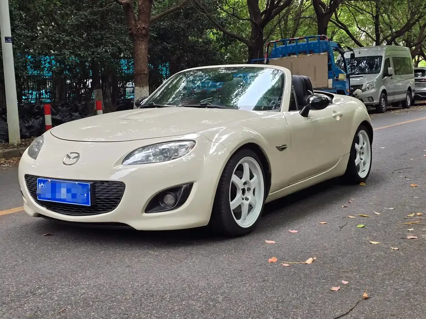 Mazda MX-5 2.0 — фото 1