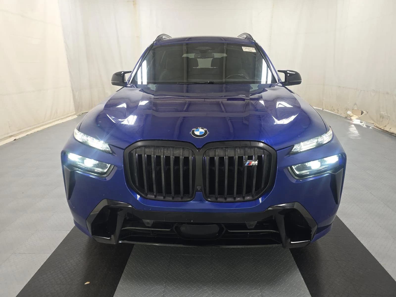 BMW X7 M60i — фото 3
