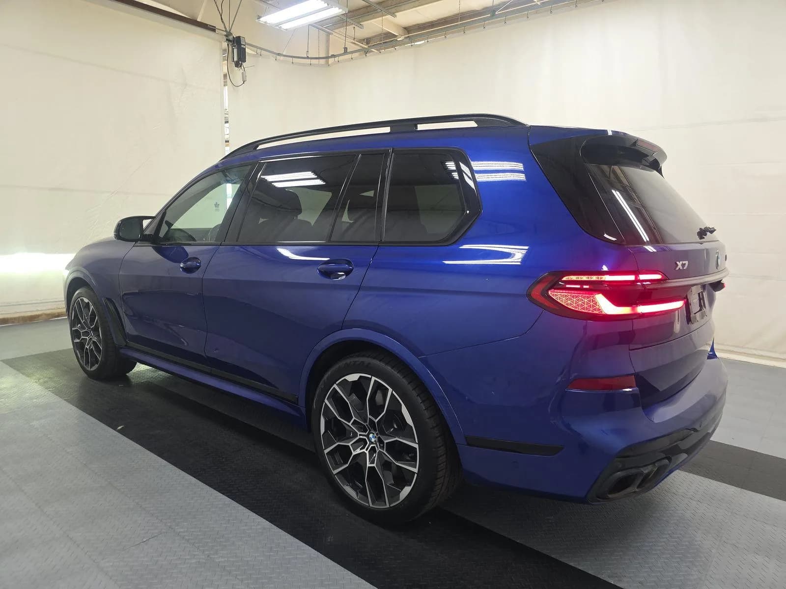 BMW X7 M60i