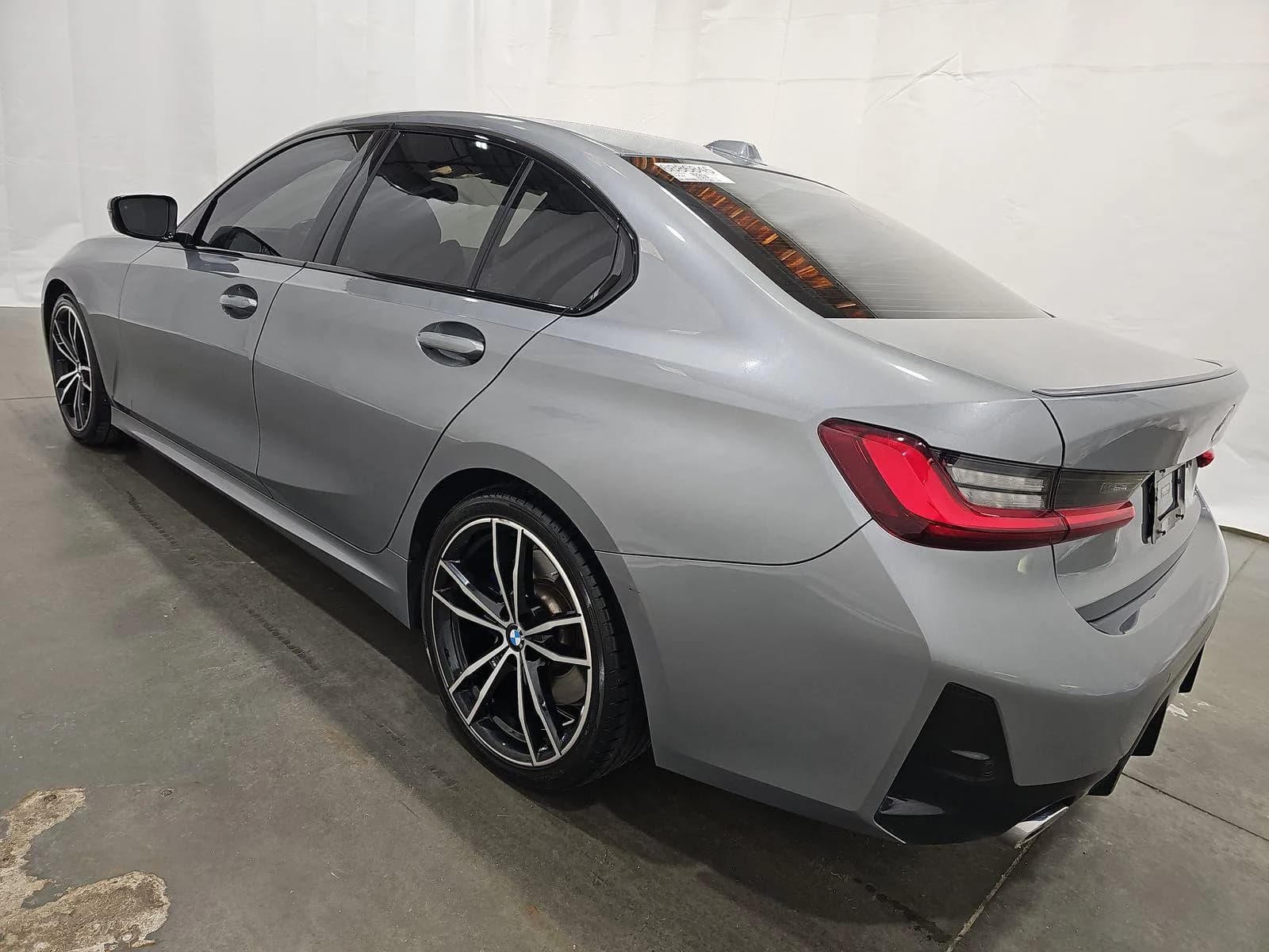 BMW 3 Series 330i