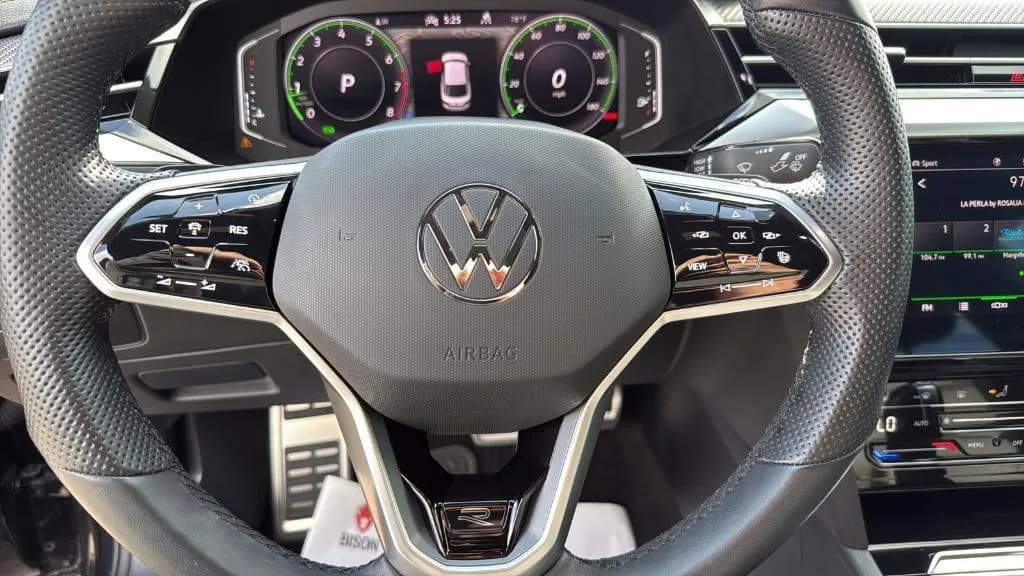 Volkswagen Arteon 2.0T SEL R-Line