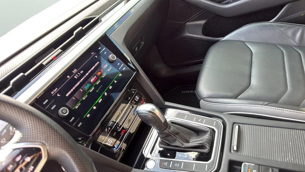 Volkswagen Arteon 2.0T SEL R-Line