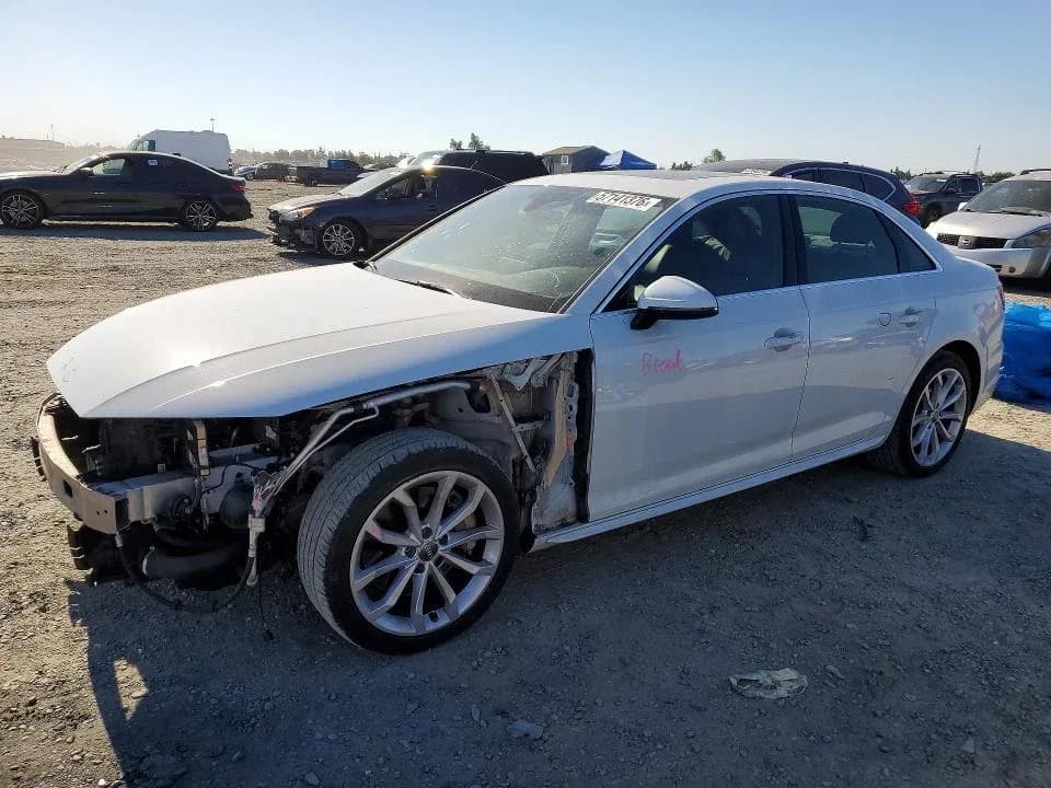 AUDI A4 Premium Plus — фото 1
