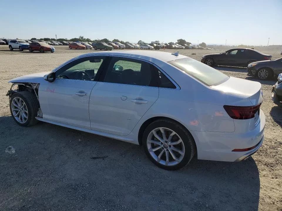 AUDI A4 Premium Plus — фото 2