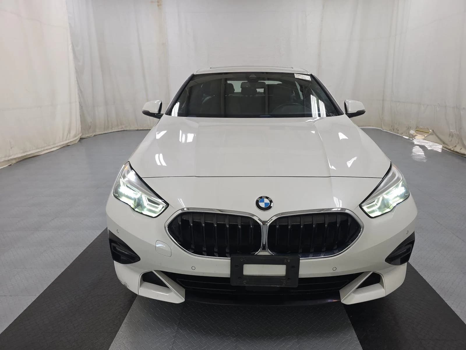 BMW 2 Series 228i xDrive — фото 2