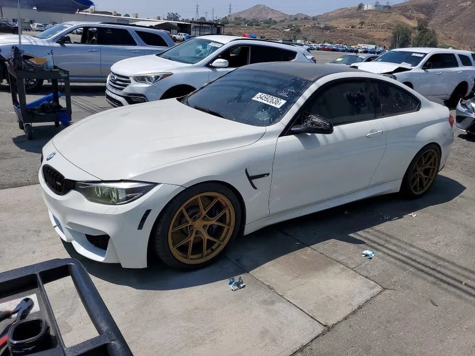 BMW M4 — фото 1