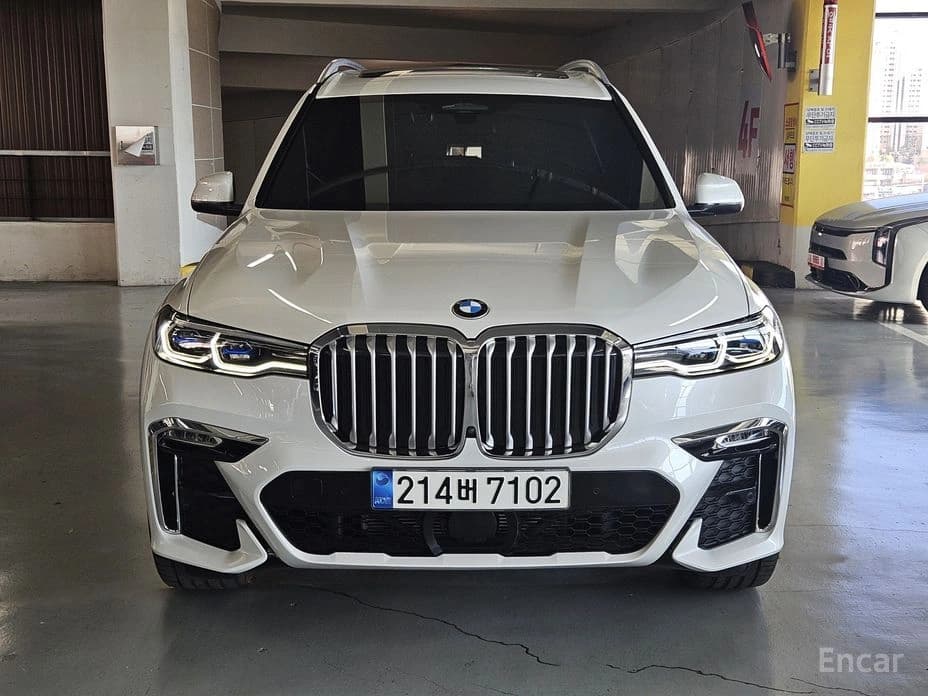 BMW X7 (G07) xDrive 40i M — фото 3