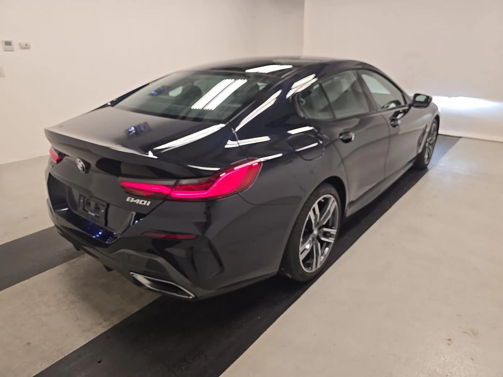 BMW 8 Series 840i xDrive — фото 4