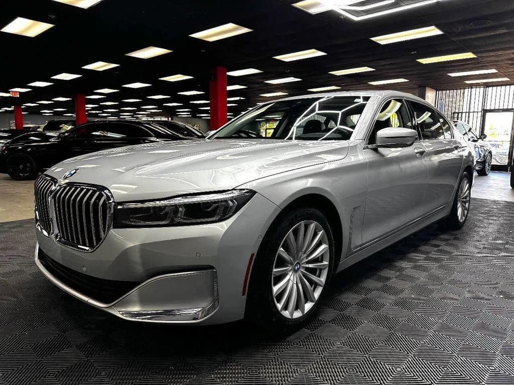 BMW 7 Series i — фото 4