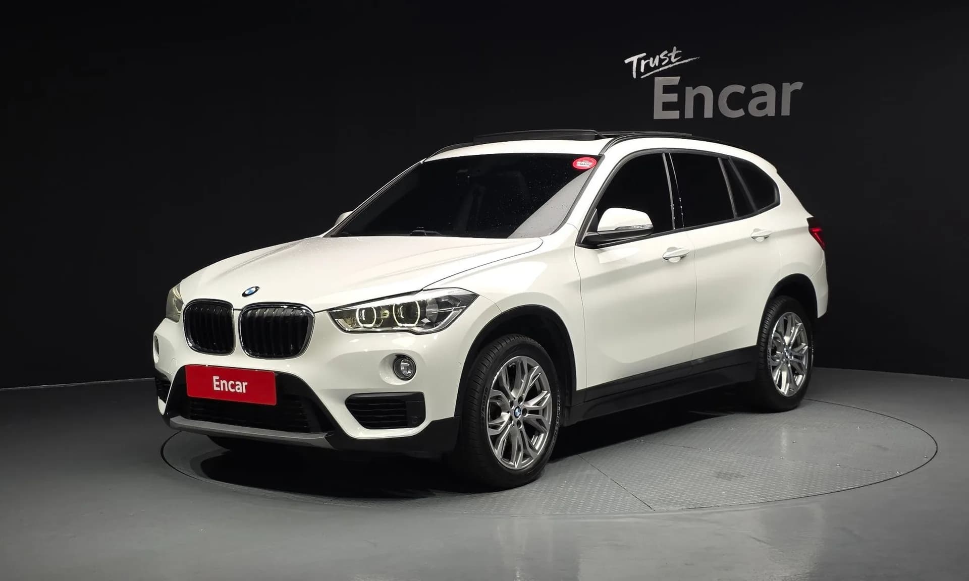 BMW X1 xDrive 18d — фото 1