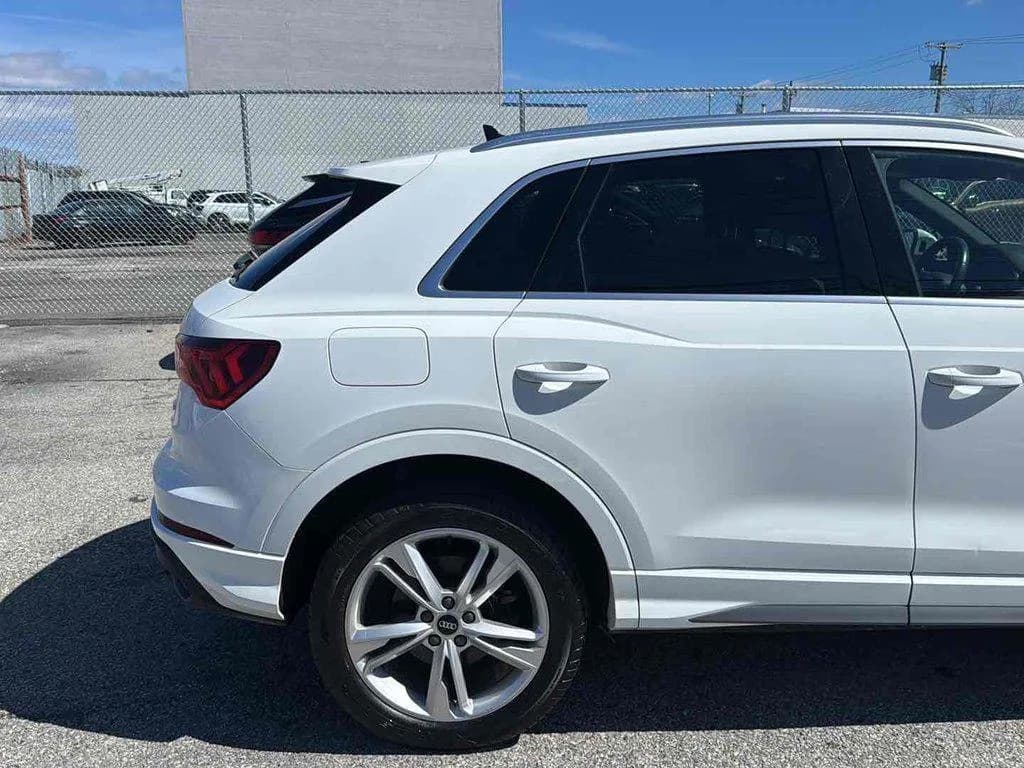 Audi Q3 Premium 45 TFSI S line quattro Tiptronic — фото 3