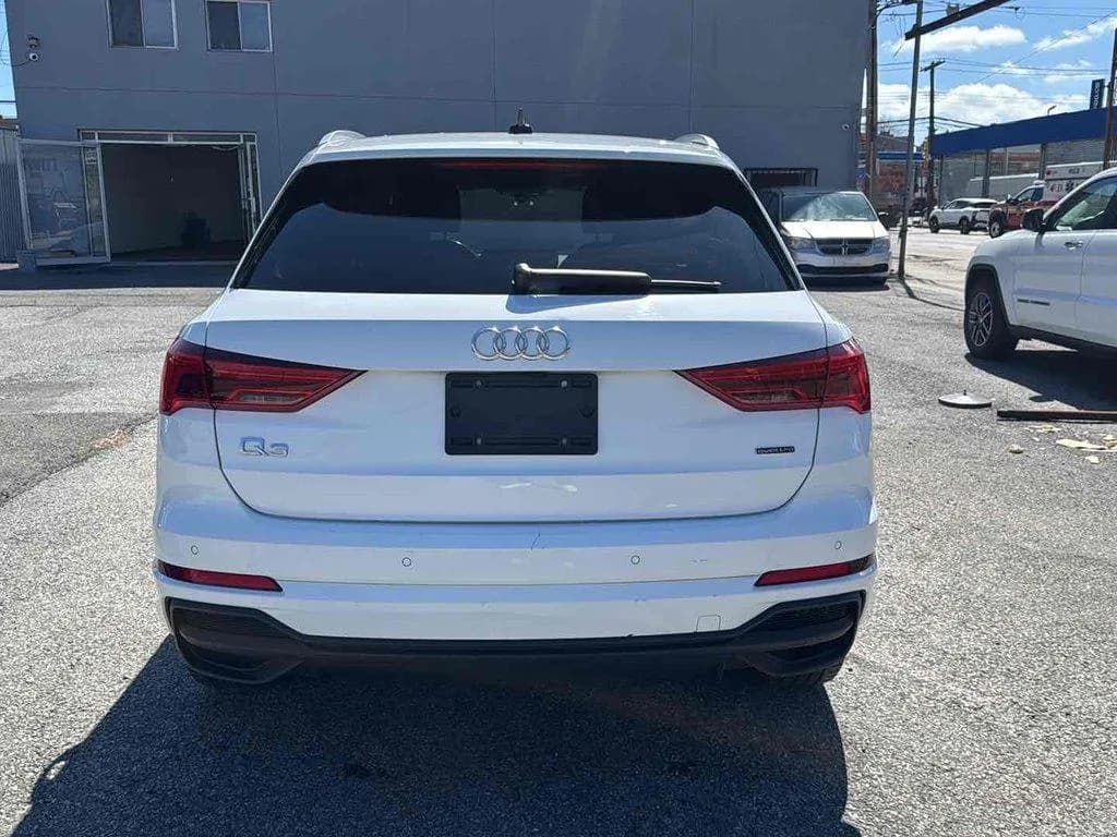 Audi Q3 Premium 45 TFSI S line quattro Tiptronic — фото 4